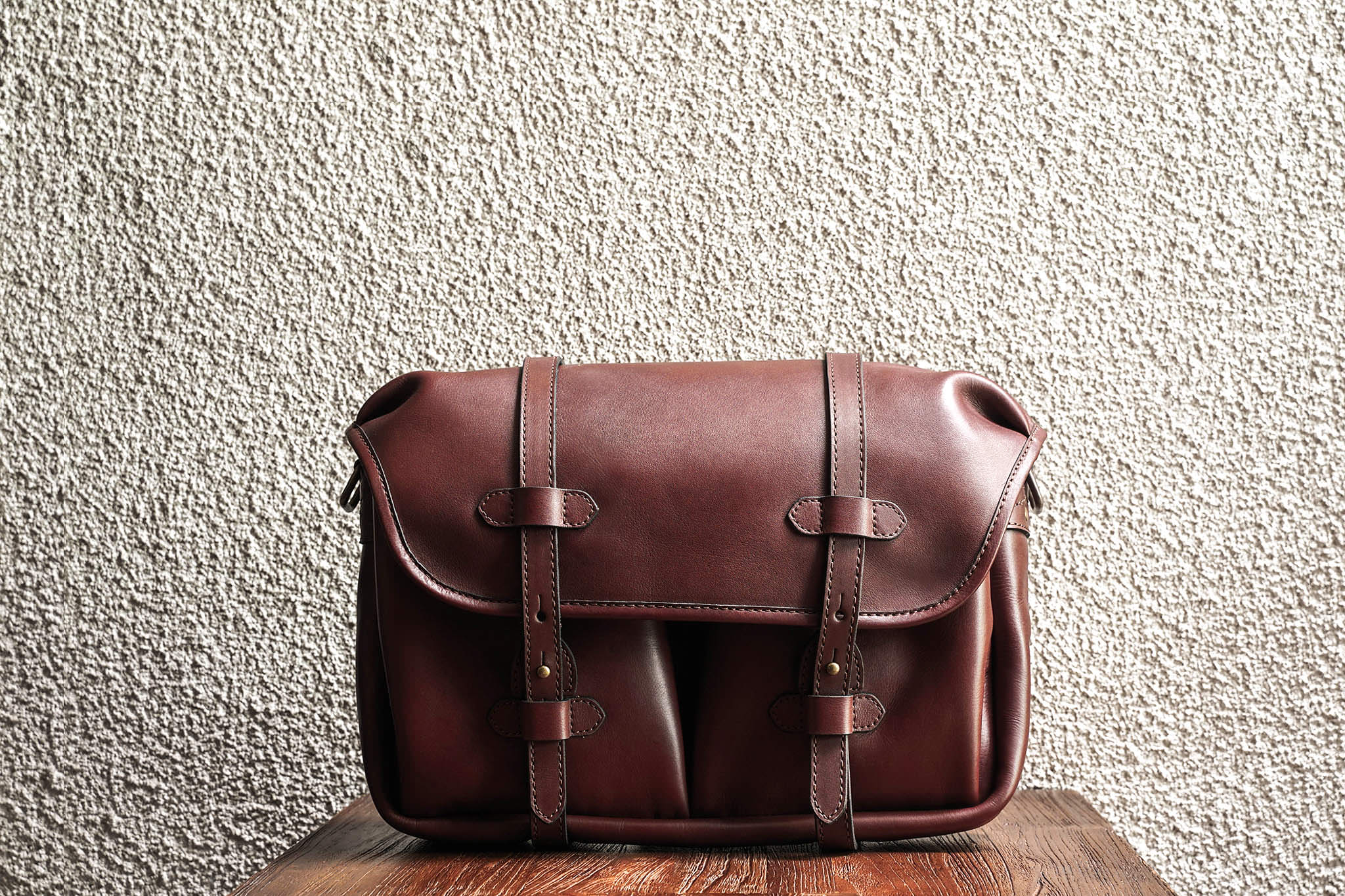 Our bags are made from as few leather pieces as possible. Fewer seams makes for a stronger bag.