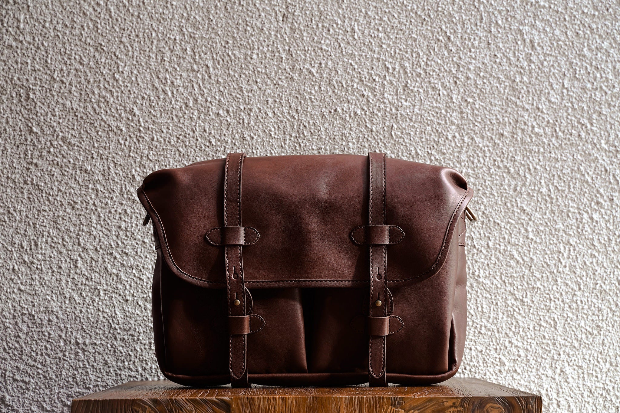 Our bags are made from as few leather pieces as possible. Fewer seams makes for a stronger bag.